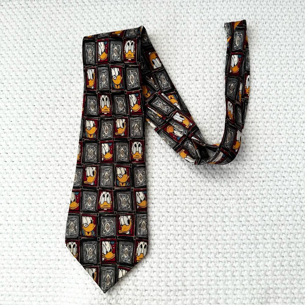 Vintage Walt Disney World Silk Donald Duck Graphic Faces Emotion Classic Tie